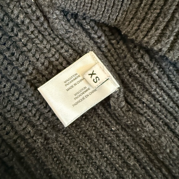 Classic grey Cardigan Sweater - Picture 4 of 4